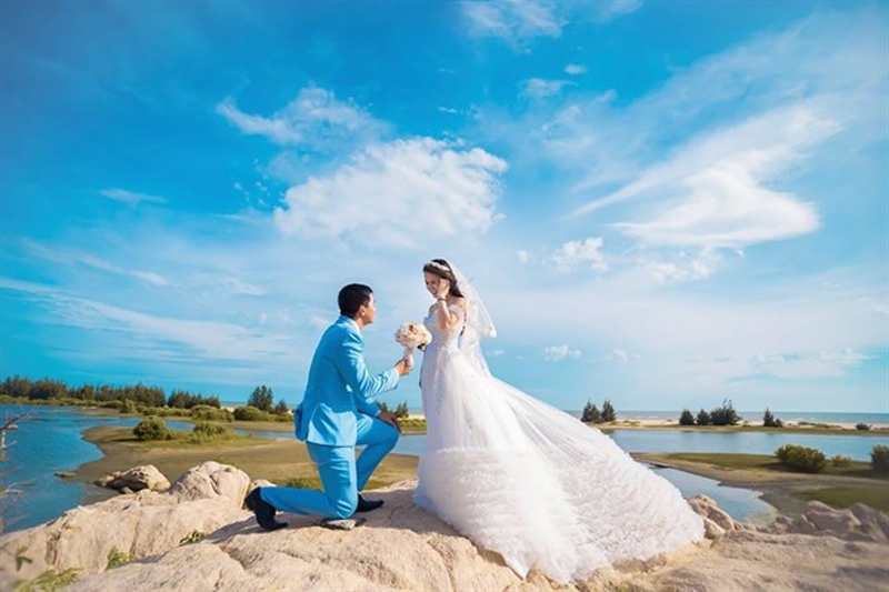 kiểu tạo dáng chụp ảnh cưới