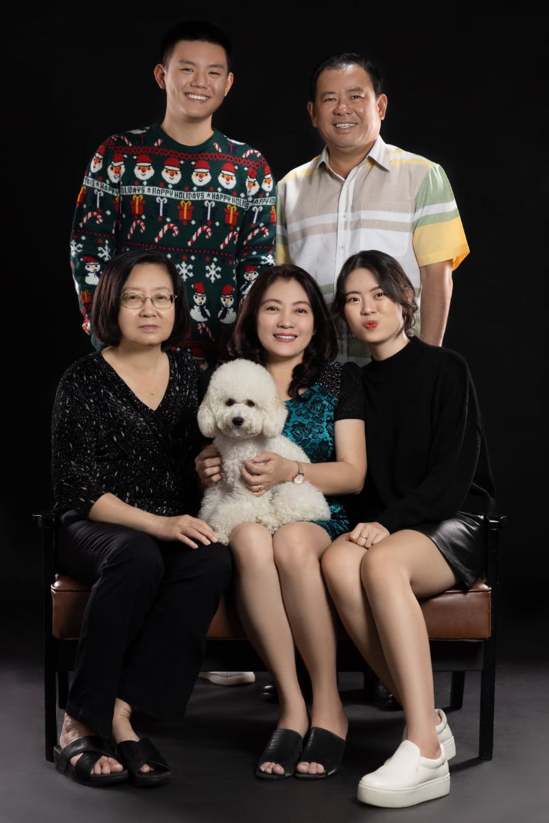  studio chụp hình gia đình giá rẻ cùng thú cưng tại Sài gòn