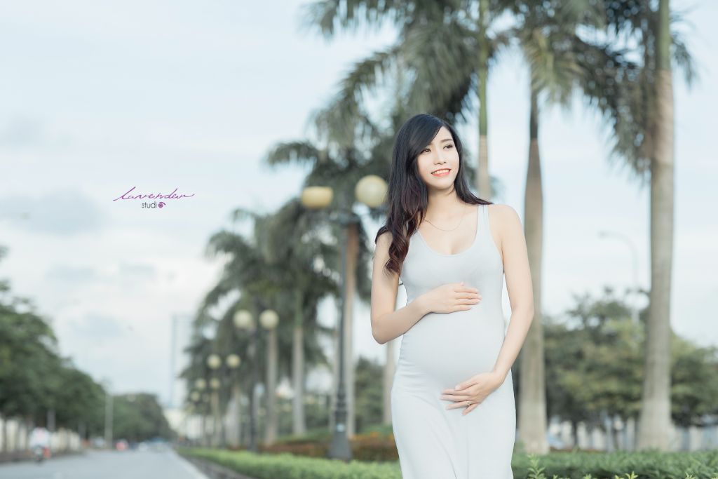 Bí quyết tạo dáng chụp ảnh mẹ bầu cực đẹp