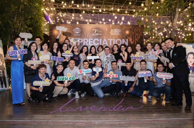 Cách chọn studio chụp ảnh year end party uy tín tại Đà Lạt