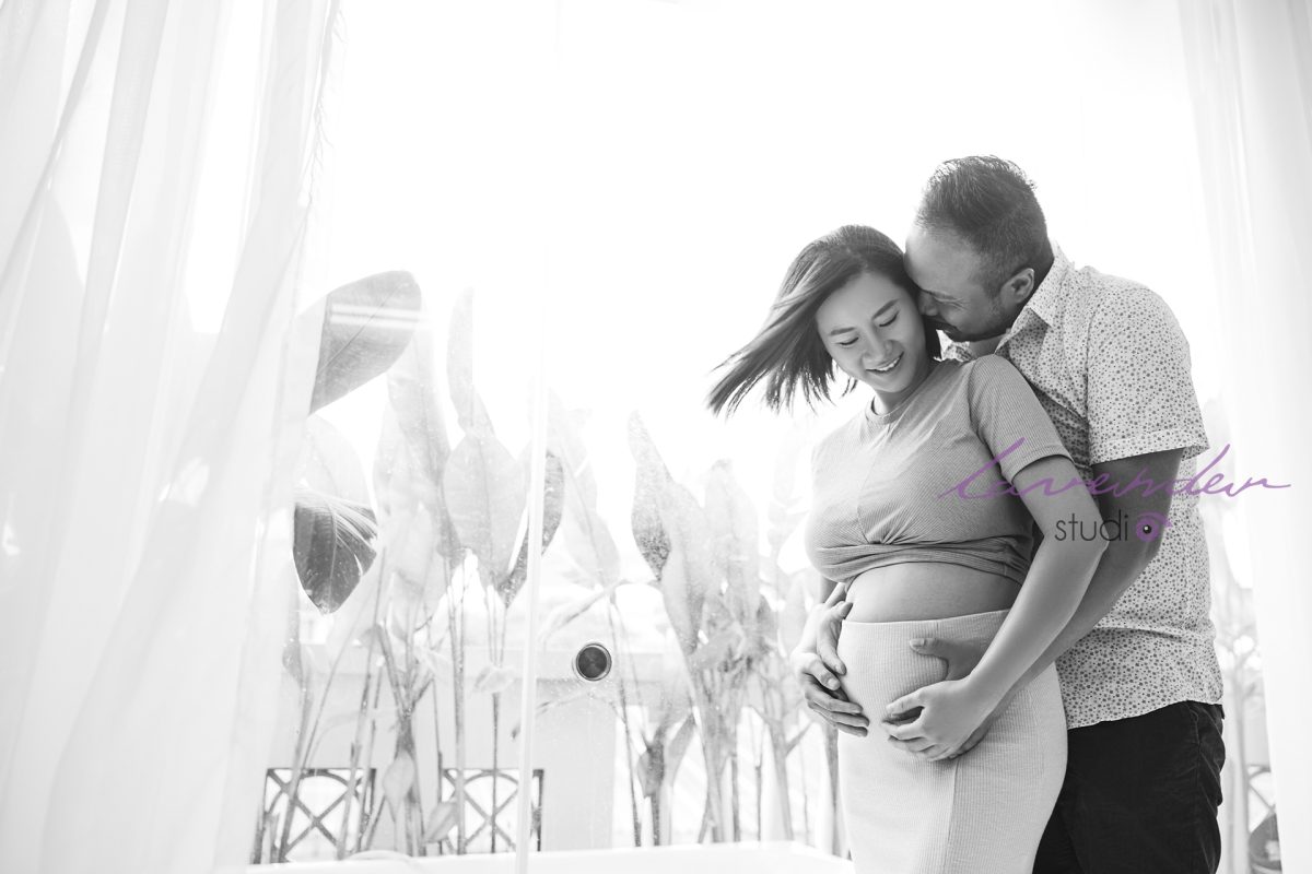 Kinh nghiệm lựa chọn thời điểm chụp ảnh tại nhà cho mẹ bầu