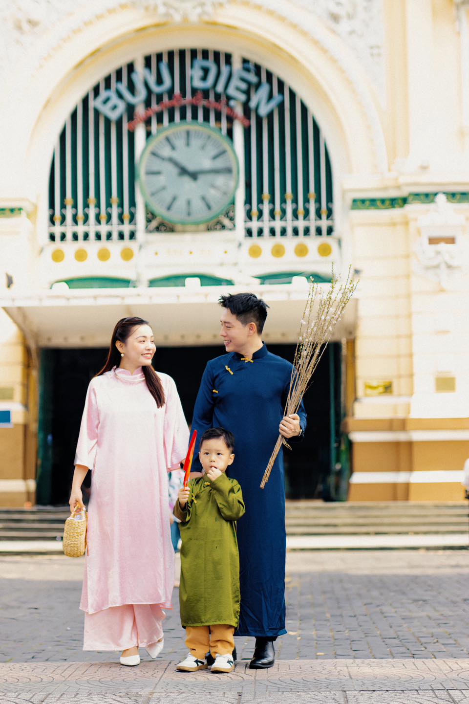 10 địa điểm chụp hình couple Tết tại TP.HCM năm 2025