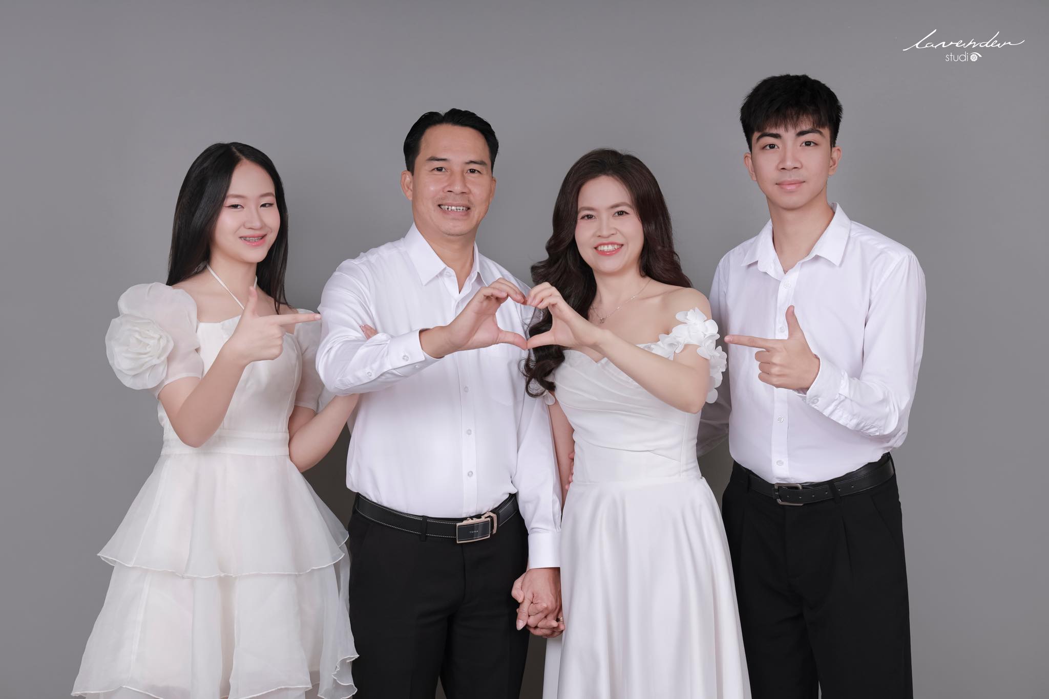 Bất ngờ với khung ảnh gia đình Tết 2025 đẹp tại địa điểm nổi tiếng tại Đà Lạt