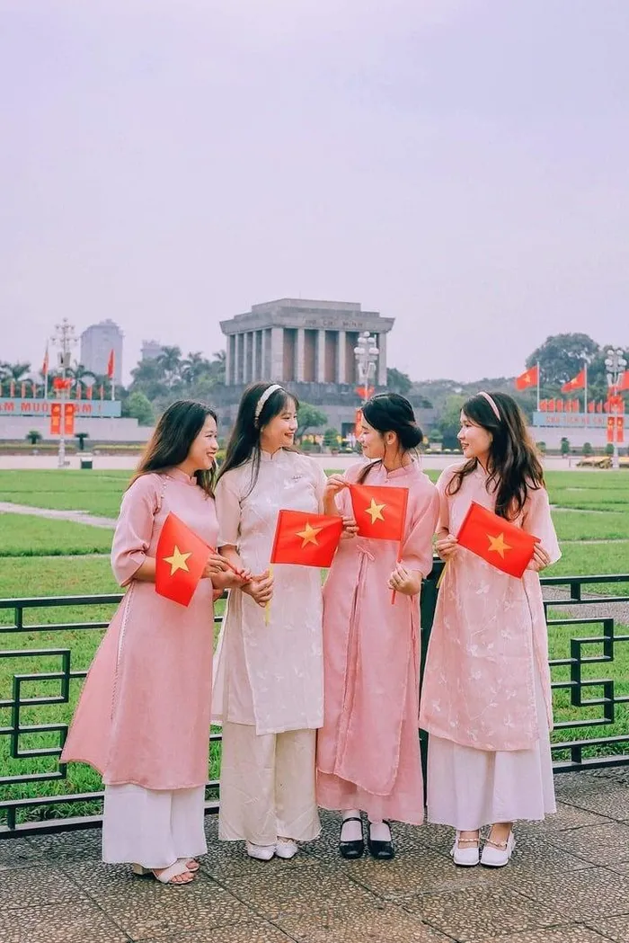 Lên đồ chụp ảnh áo dài Tết tại 10 địa điểm nổi tiếng ở Hà Nội năm 2025