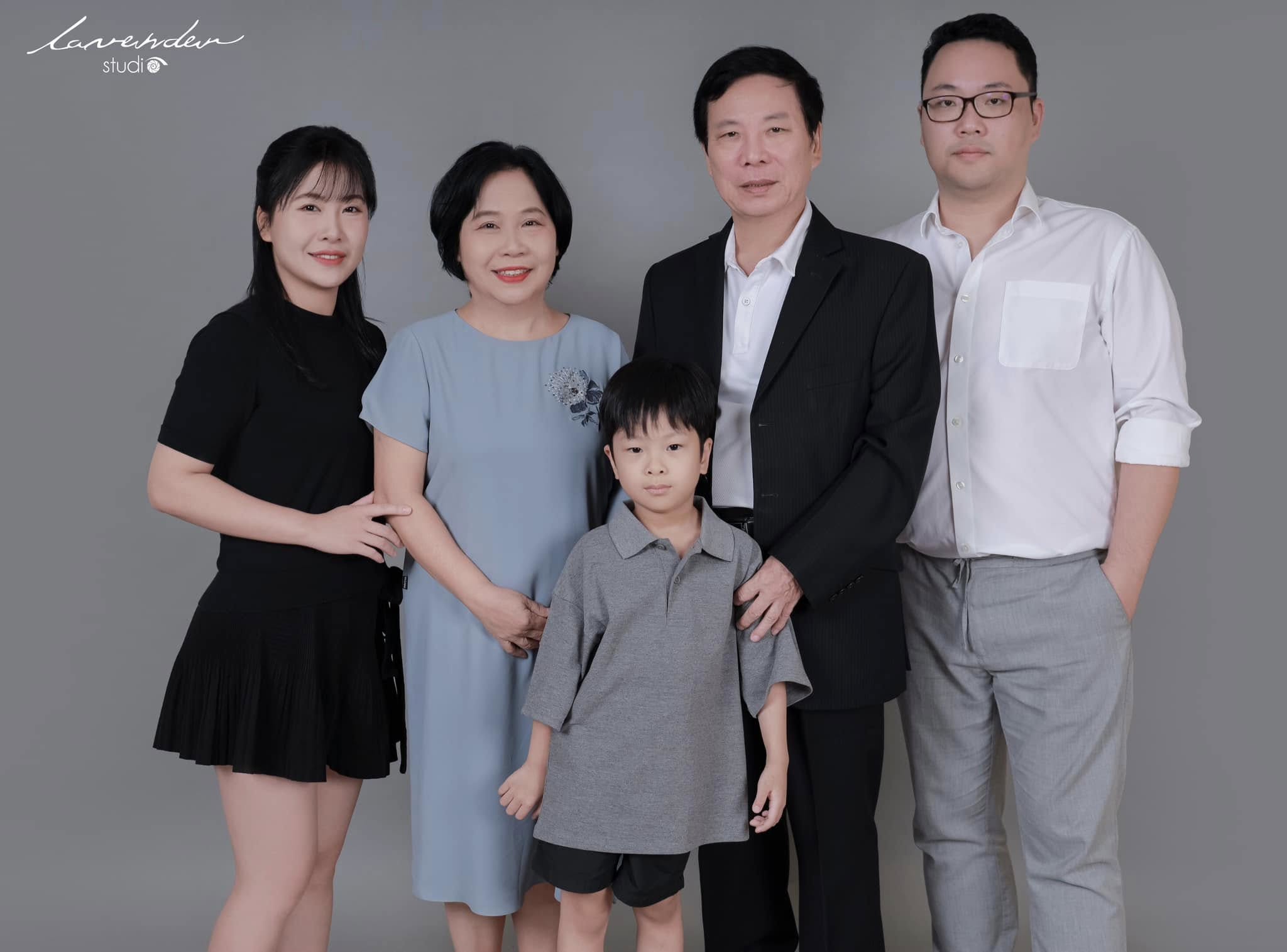 Giá chụp ảnh gia đình có cao hay không? Có những tiêu chí lựa chọn nào?