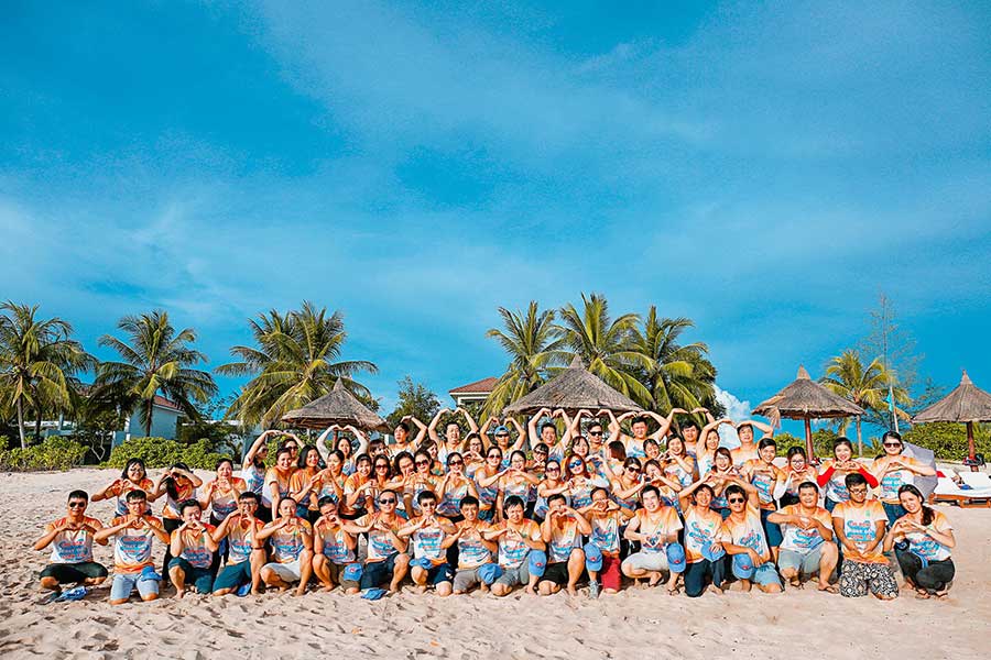 Reviews 10 studio chụp hình teambuilding giá rẻ tại TP.HCM