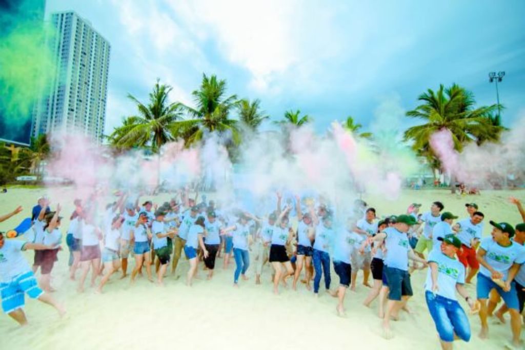 Reviews 10 studio chụp hình teambuilding giá rẻ tại TP.HCM