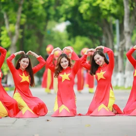 Gợi ý 10 địa chỉ chụp ảnh áo dài Quốc Khánh 2/9 tại Hà Nội siêu hot