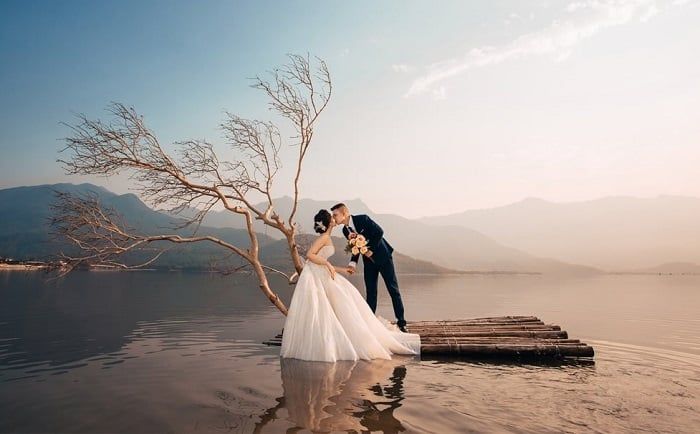 Kiếm triệu like với 10 tips tạo dáng chụp hình ở Lăng Cô - Huế