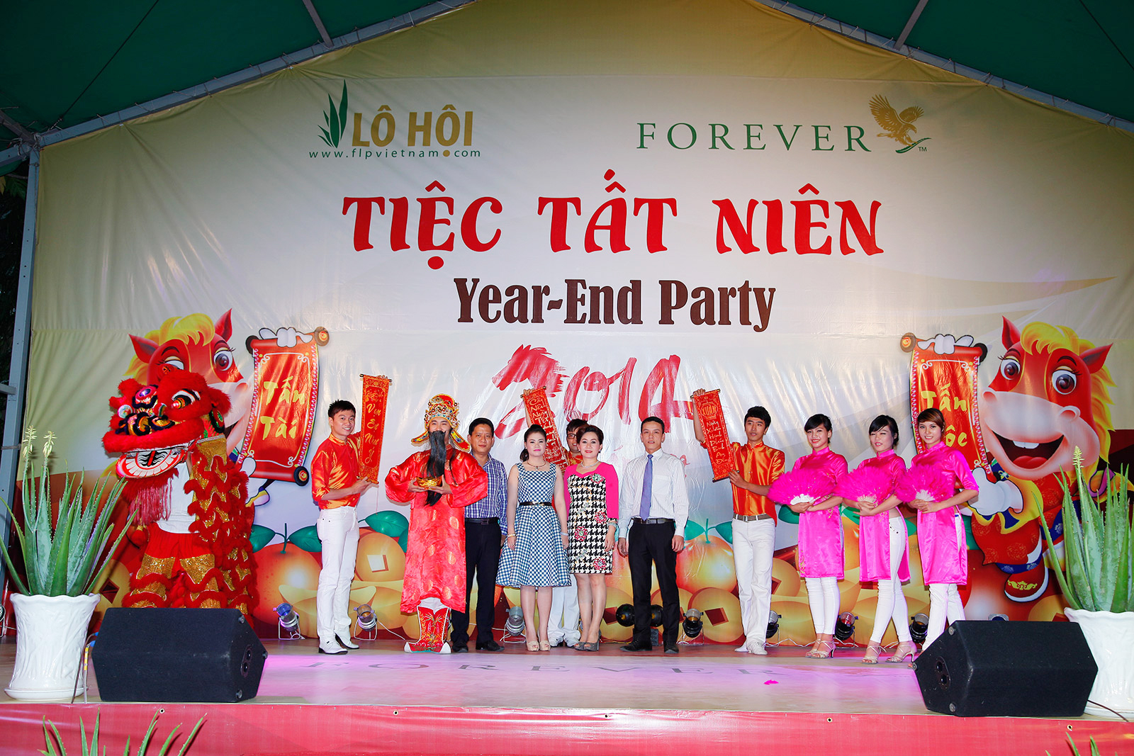 Year End Party ấn tượng hơn với xu hướng chụp ảnh sáng tạo, bắt khoảnh khắc chân thật Year End Party ấn tượng hơn với xu hướng chụp ảnh sáng tạo, bắt khoảnh khắc chân thật