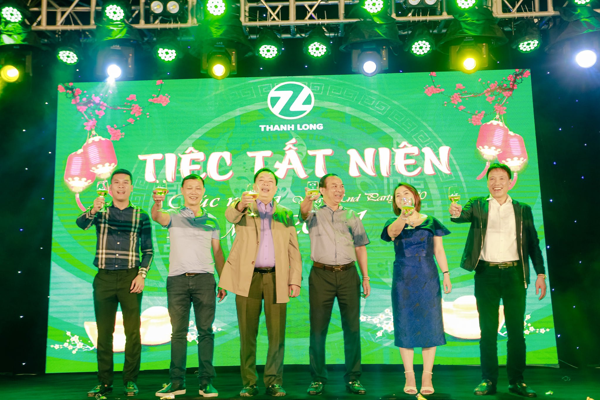 Year End Party ấn tượng hơn với xu hướng chụp ảnh sáng tạo, bắt khoảnh khắc chân thật Year End Party ấn tượng hơn với xu hướng chụp ảnh sáng tạo, bắt khoảnh khắc chân thật