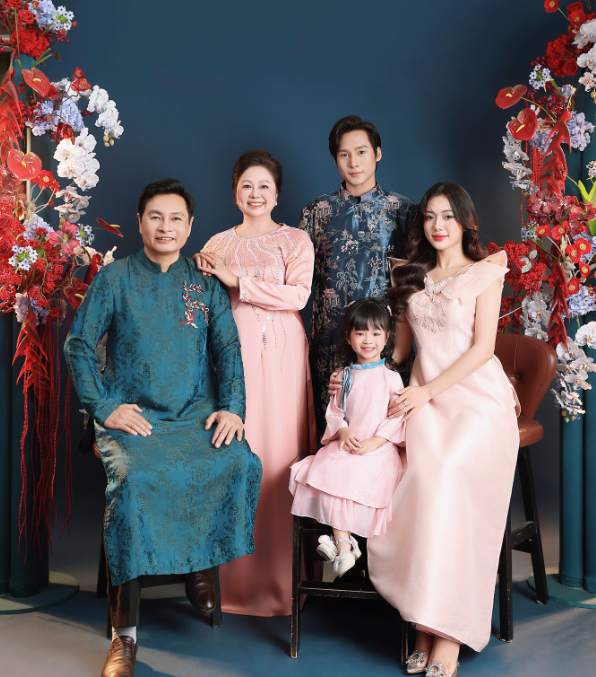 Lưu giữ kỷ niệm sum vầy khi chụp ảnh gia đình áo dài Lưu giữ kỷ niệm sum vầy khi chụp ảnh gia đình áo dài