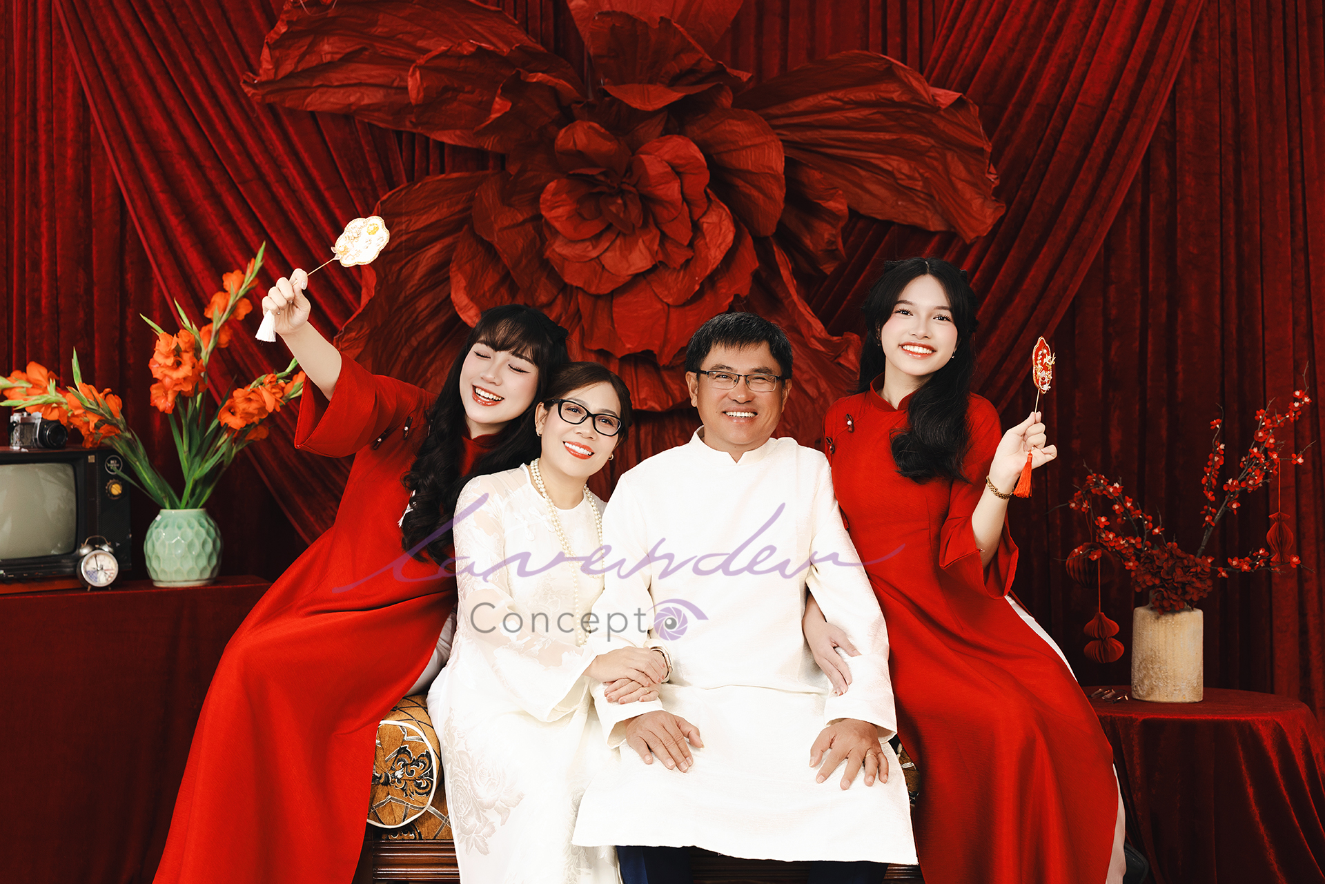 Chụp ảnh gia đình Tết 2026: Không gian, trang phục và phong cách phổ biến