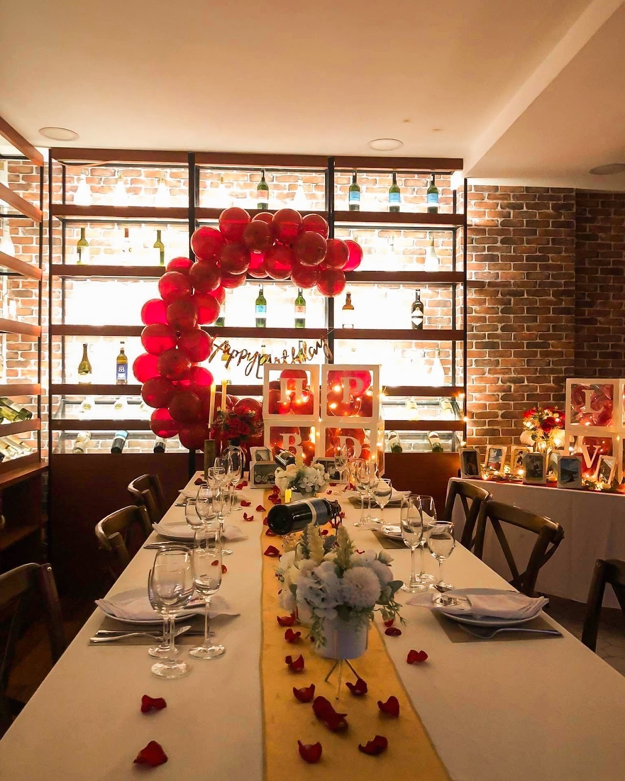 10 ý tưởng trang trí cầu hôn ở nhà hàng sang trọng và lãng mạn