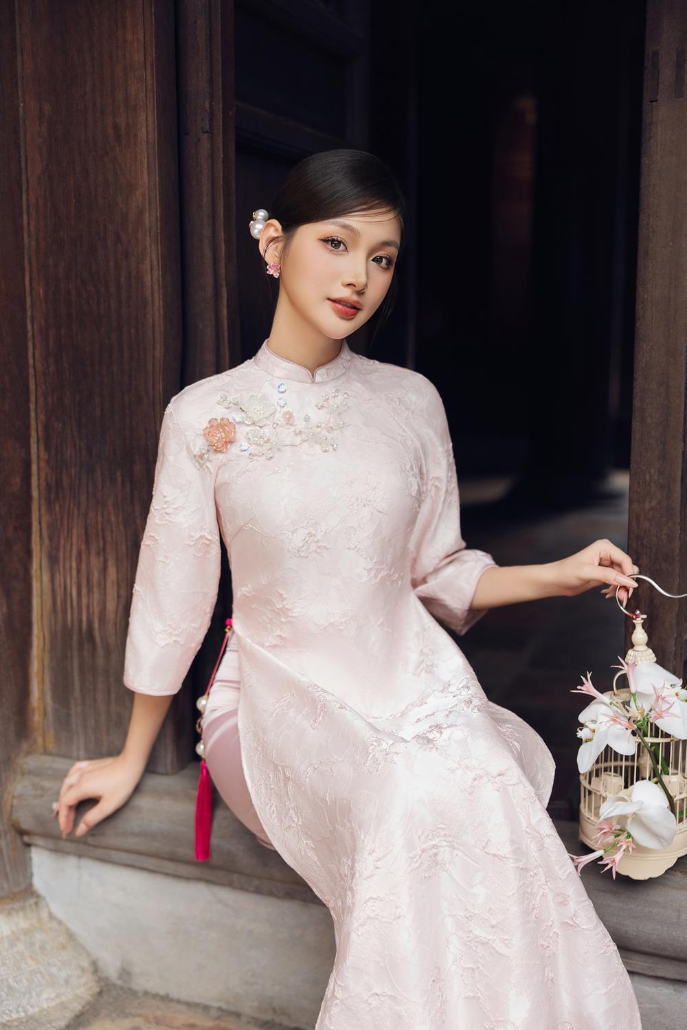 Bí quyết phối phụ kiện khi chụp ảnh áo dài 2026