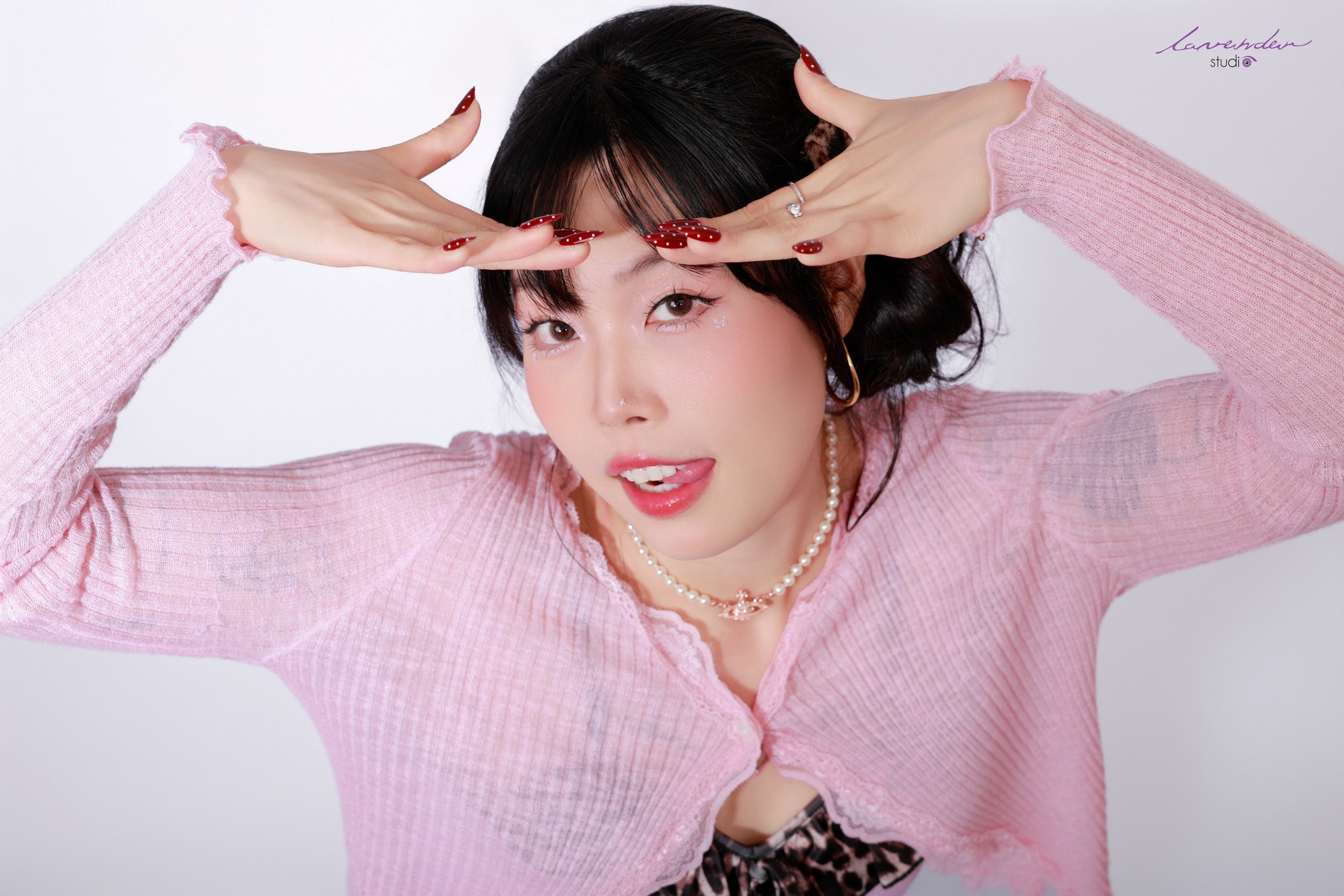 Chụp hình chân dung nữ 2026: Xu hướng tự nhiên & thanh lịch lên ngôi