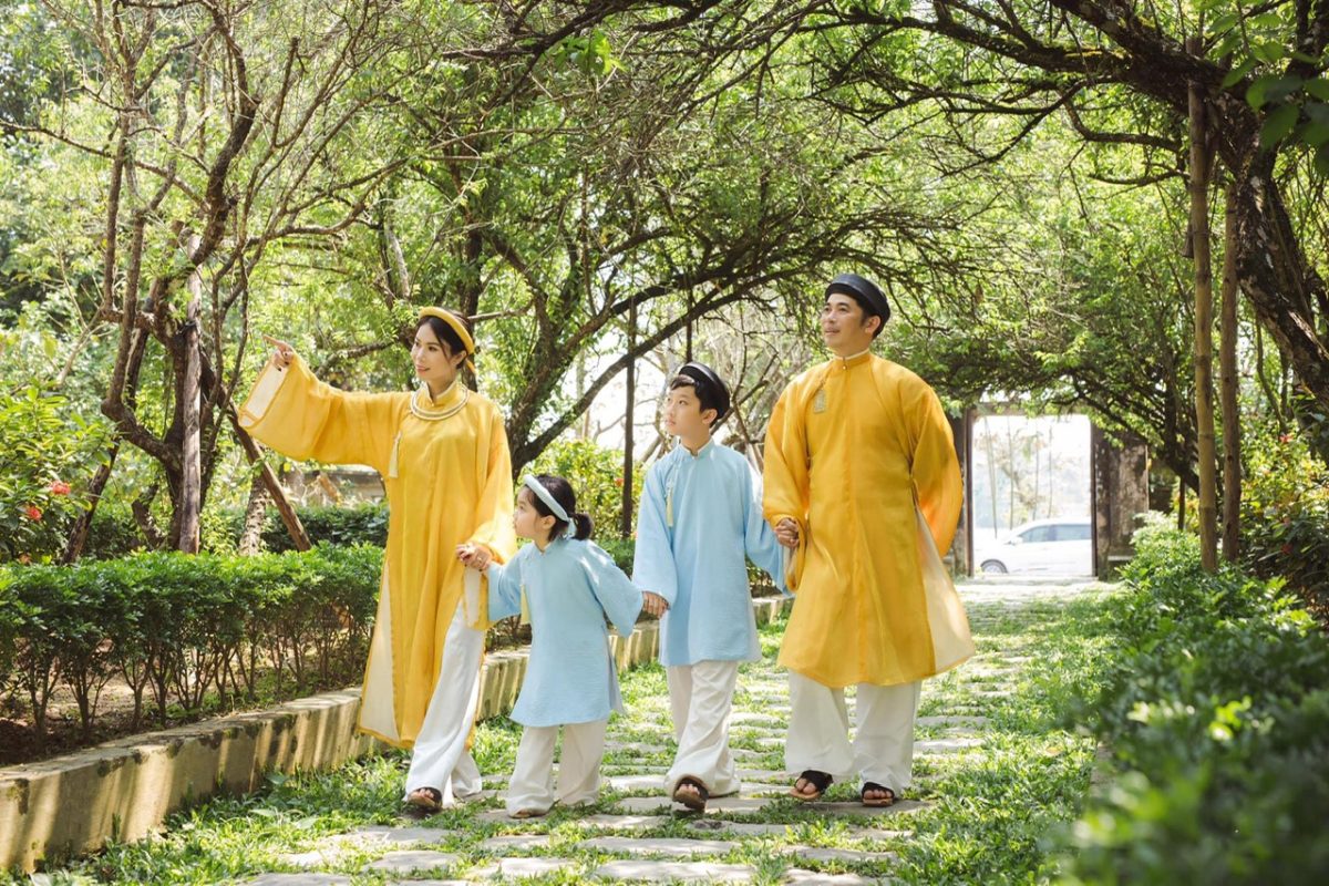 Review chụp ảnh gia đình Huế 2026: nên chọn ngoại cảnh hay studio?