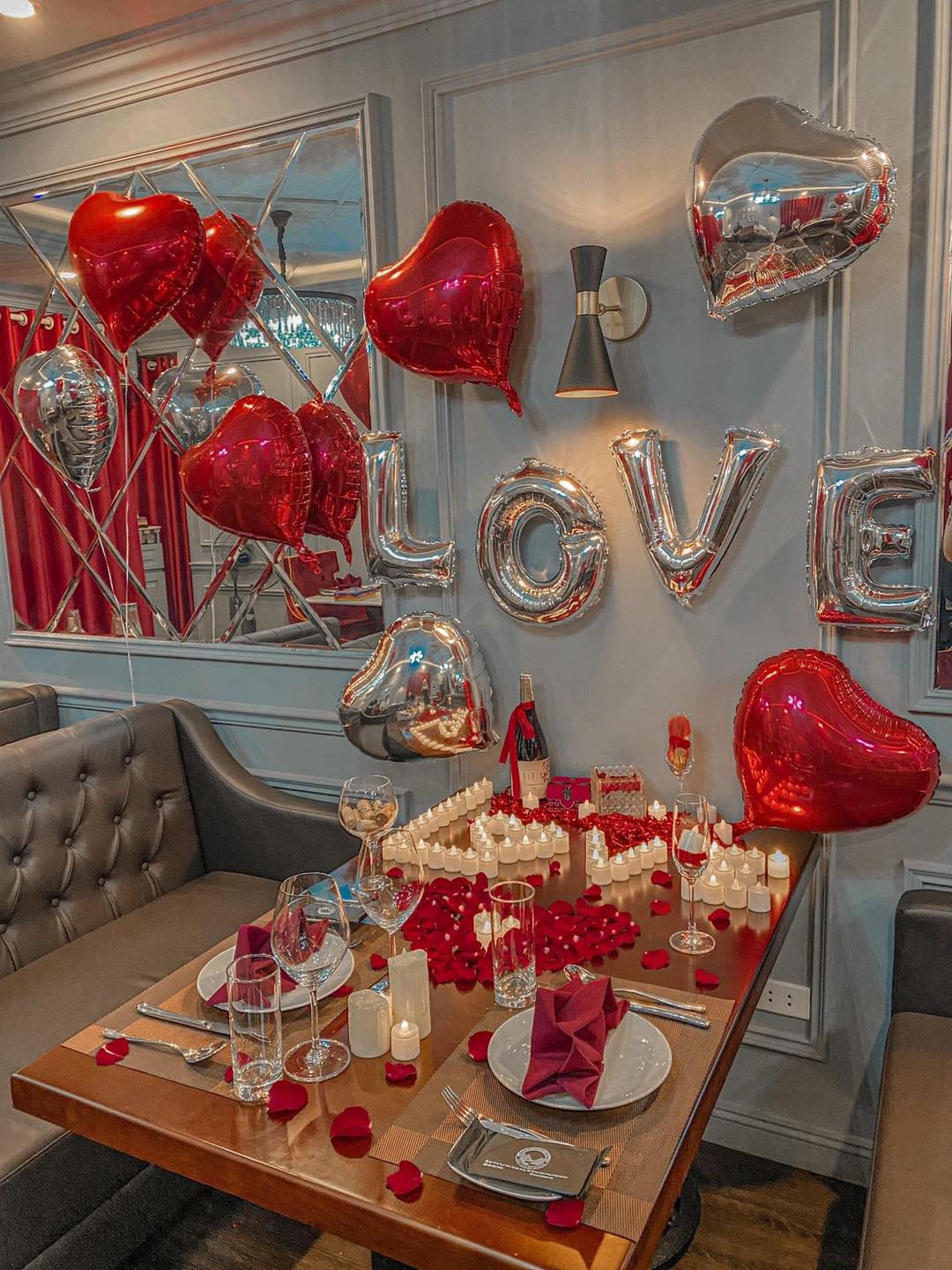 Kinh nghiệm trang trí cầu hôn tại nhà đơn giản mà lãng mạn 2026