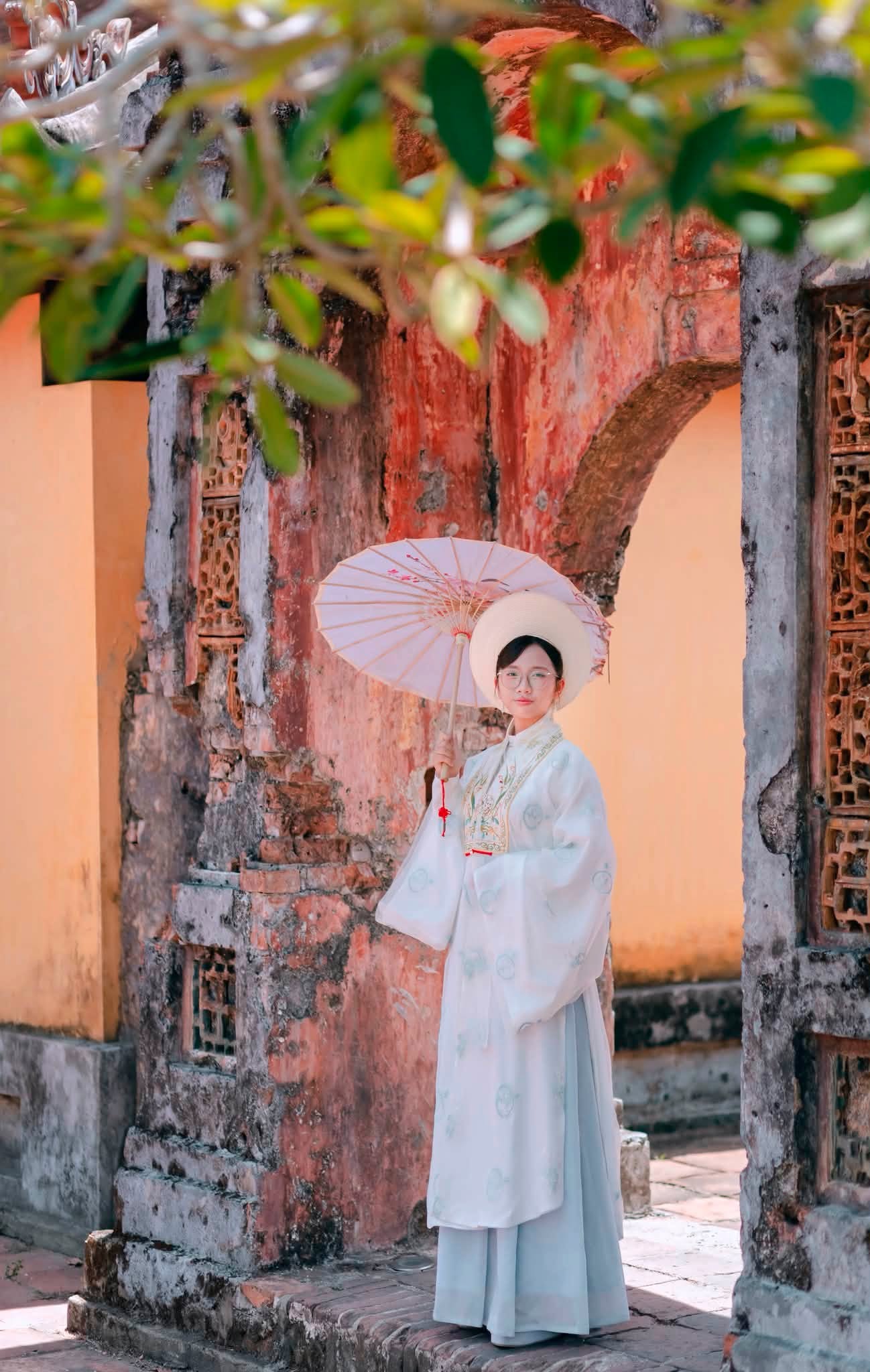 Xu hướng chụp ảnh áo dài ở Huế 2026–2027: Thanh lịch, cổ điển và nghệ thuật Xu hướng chụp ảnh áo dài ở Huế 2026–2027: Thanh lịch, cổ điển và nghệ thuật