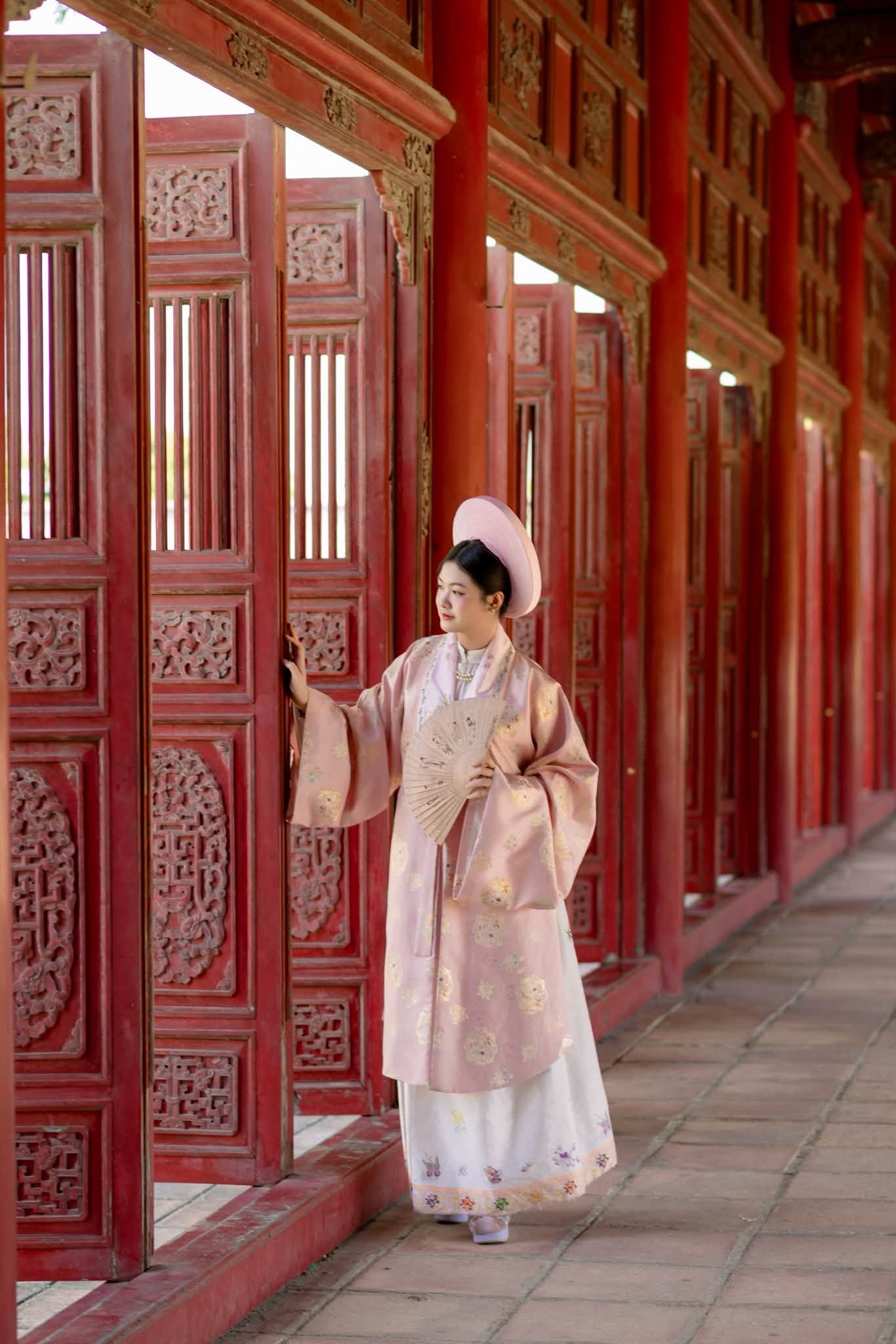 Xu hướng chụp ảnh áo dài ở Huế 2026–2027: Thanh lịch, cổ điển và nghệ thuật Xu hướng chụp ảnh áo dài ở Huế 2026–2027: Thanh lịch, cổ điển và nghệ thuật