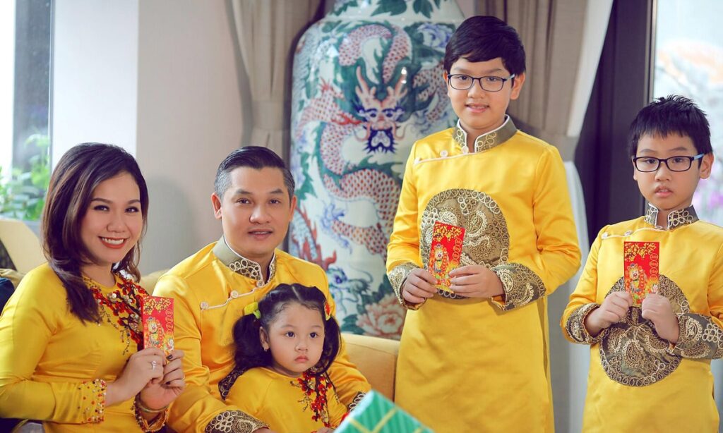 Top 10 studio chụp gia đình 5 người được yêu thích tại TPHCM (1)
