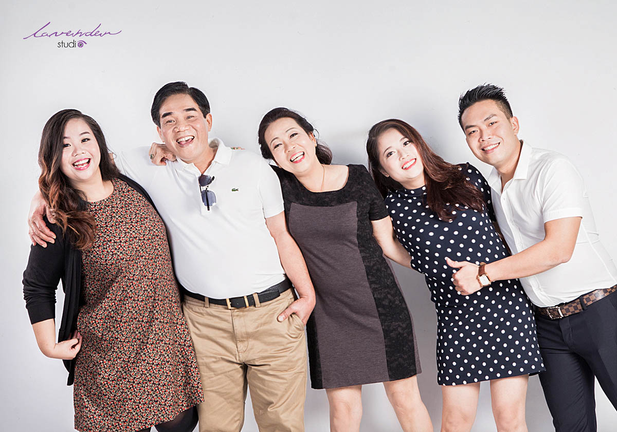 Top 10 studio chụp gia đình 5 người được yêu thích tại TPHCM (10)