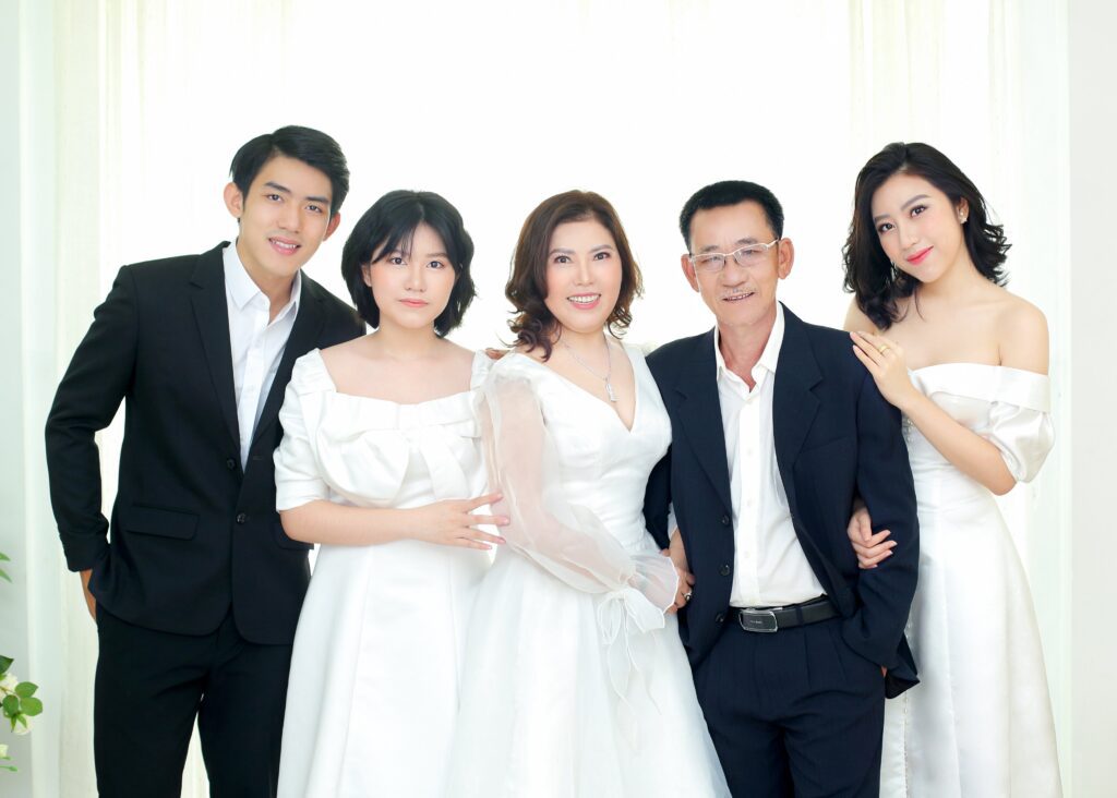 Top 10 studio chụp gia đình 5 người được yêu thích tại TPHCM (11)