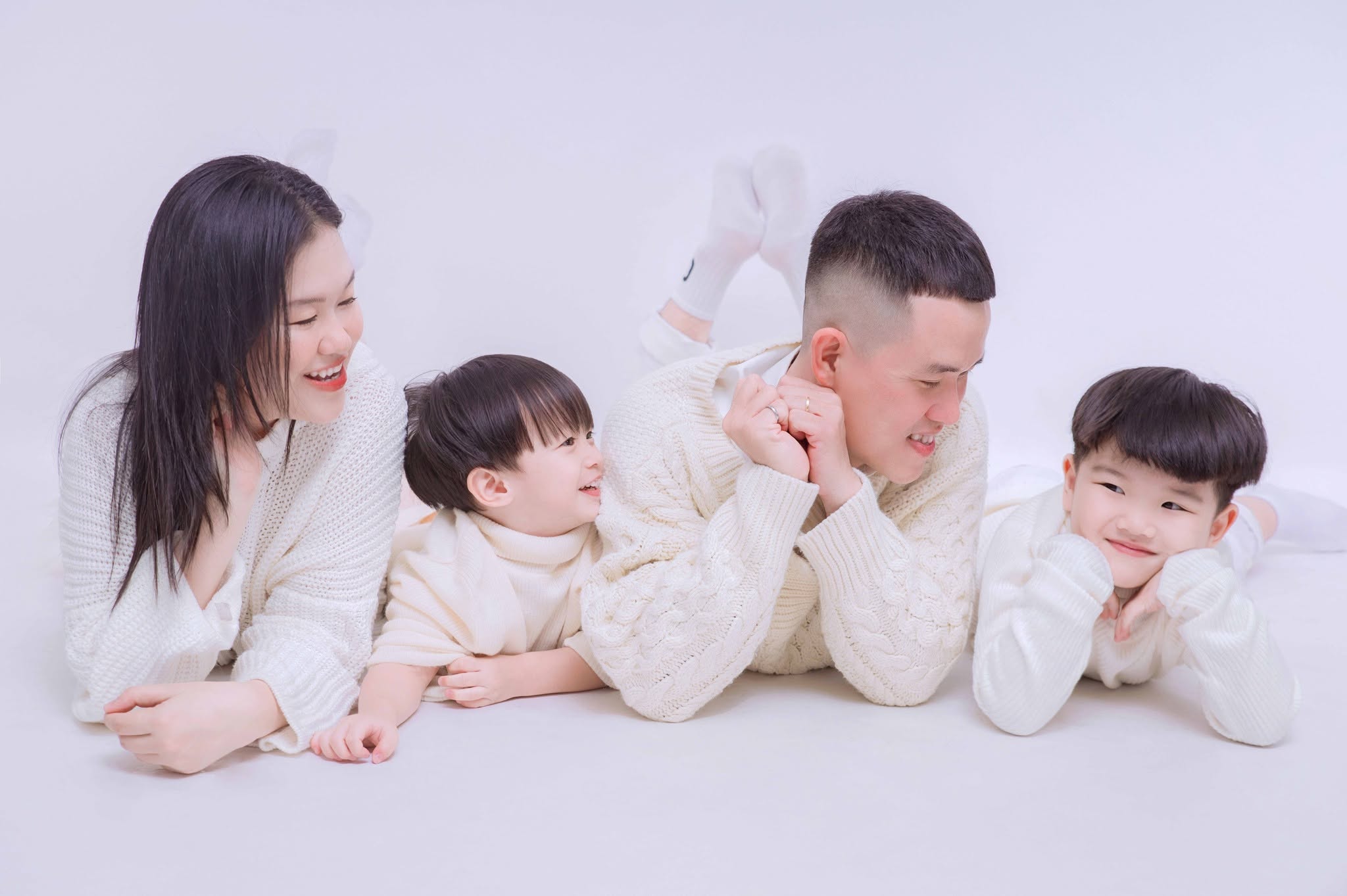 Bí quyết tạo dáng chụp ảnh gia đình nghệ thuật (4)