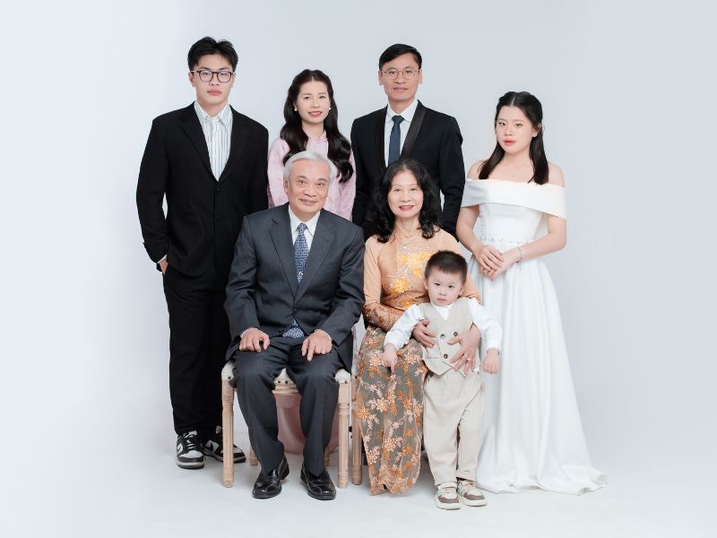 Studio Chụp Hình Gia Đình TPHCM (5) Studio Chụp Hình Gia Đình TPHCM (5)