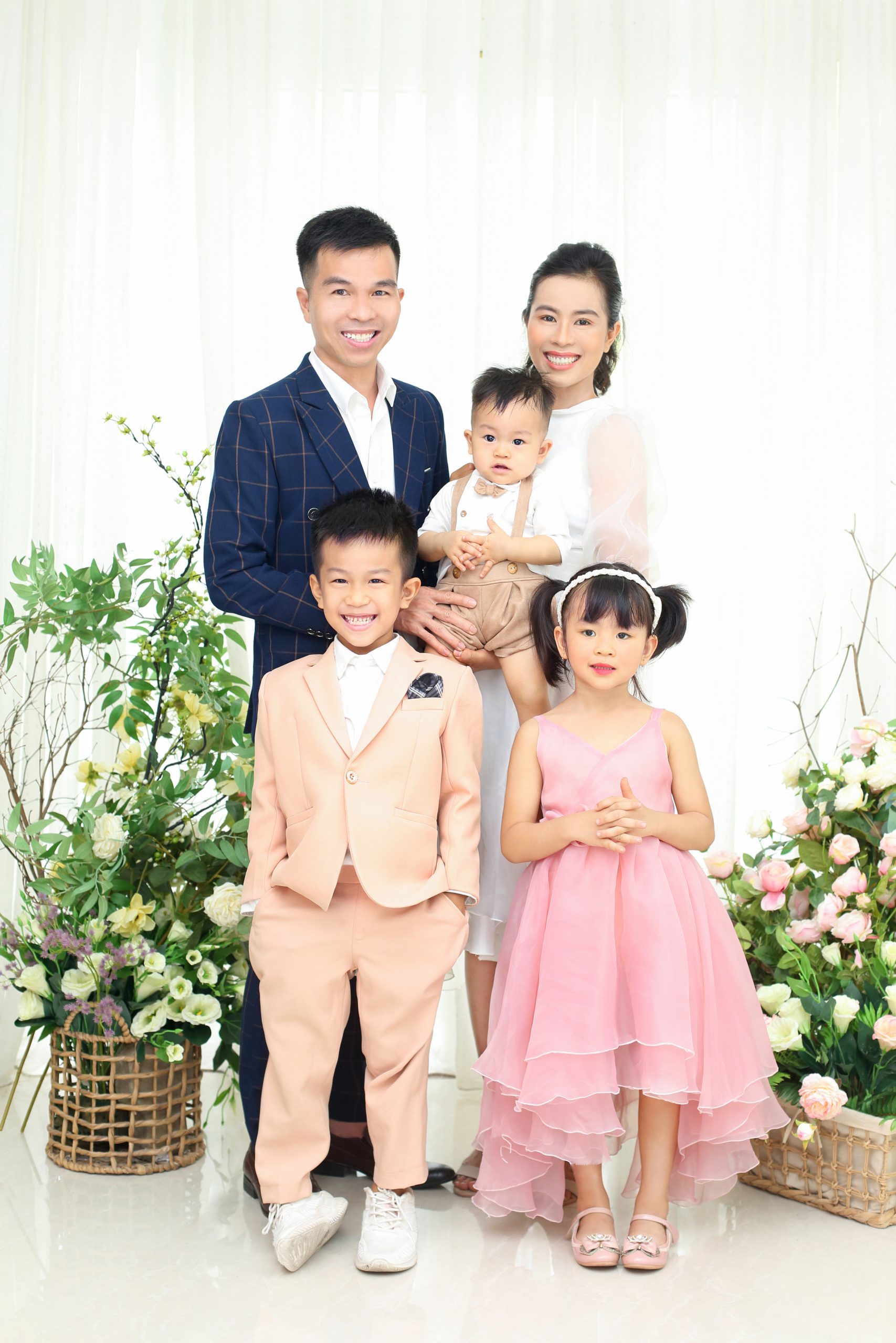 Studio Chụp Hình Gia Đình TPHCM (7) Studio Chụp Hình Gia Đình TPHCM (7)